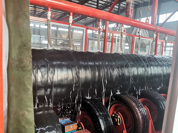 聚氨酯喷涂缠绕保温管加工