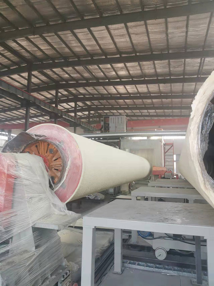 聚氨酯喷涂缠绕保温管加工